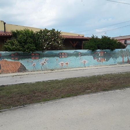 Bed and Breakfast Il Fenicottero Elmas Exterior foto